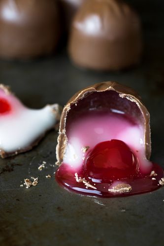 Chocolate Covered Cherries 8oz Single Wick Candle