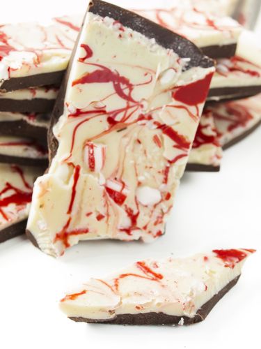 Peppermint Bark 8oz Single Wick Candle